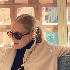 Meet your Posher, Kelly